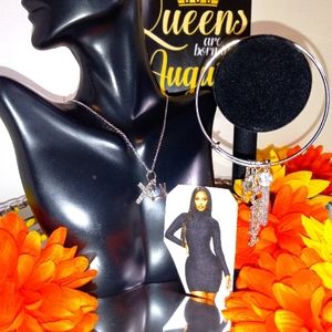 The Queens Are Born In August "Hello August"